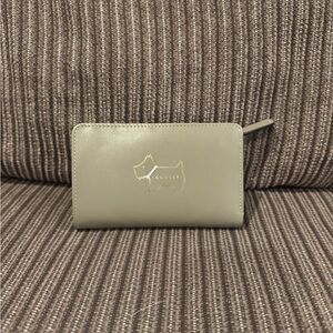 NWT Radley London Heritage Dog Outline Medium Bifold Wallet “Dark” Green